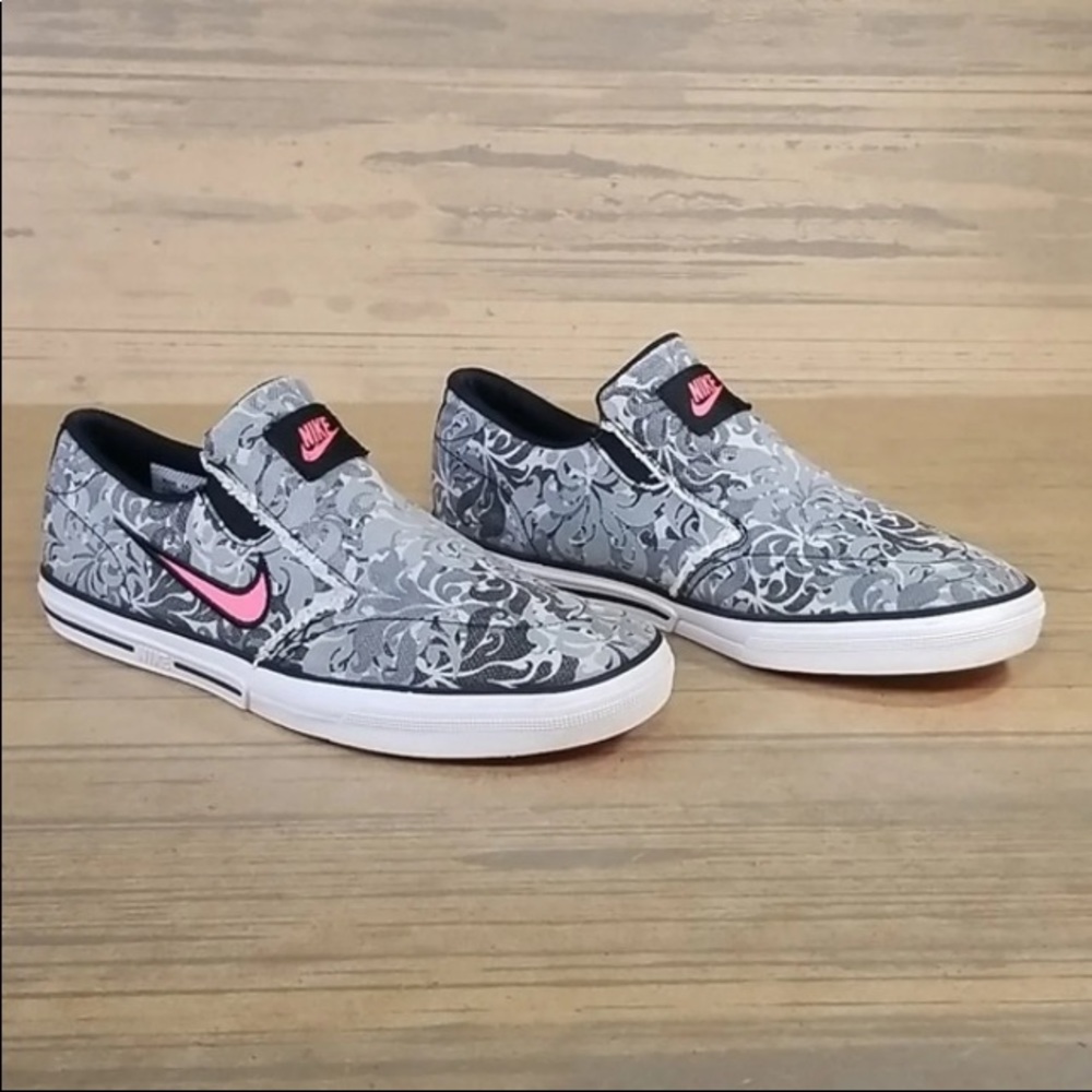 Need Poshmark Community Help!